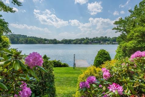 174 Pines Lake Drive E Wayne NJ 07470