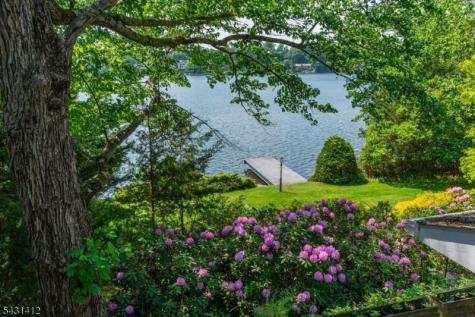 174 Pines Lake Drive E Wayne NJ 07470