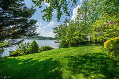 174 Pines Lake Drive E Wayne NJ 07470