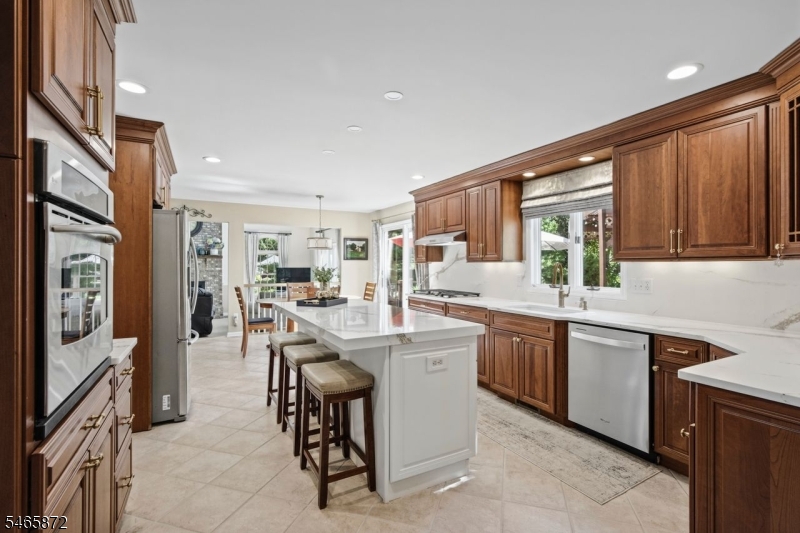 3 Rolling Lane Raritan NJ 08822