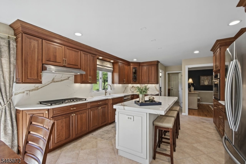 3 Rolling Lane Raritan NJ 08822