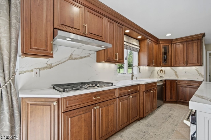3 Rolling Lane Raritan NJ 08822