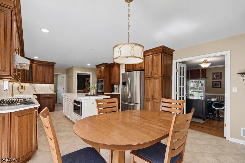3 Rolling Lane Raritan NJ 08822