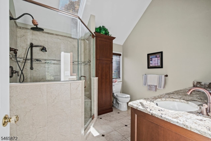 3 Rolling Lane Raritan NJ 08822