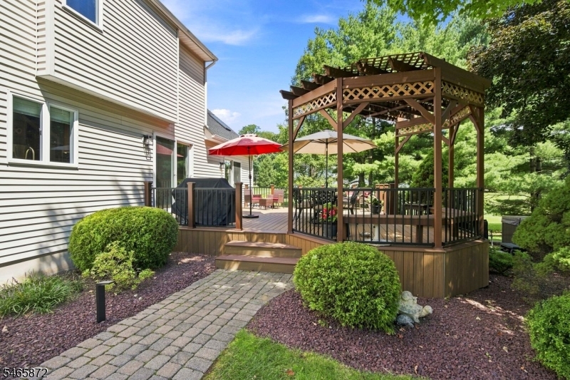 3 Rolling Lane Raritan NJ 08822