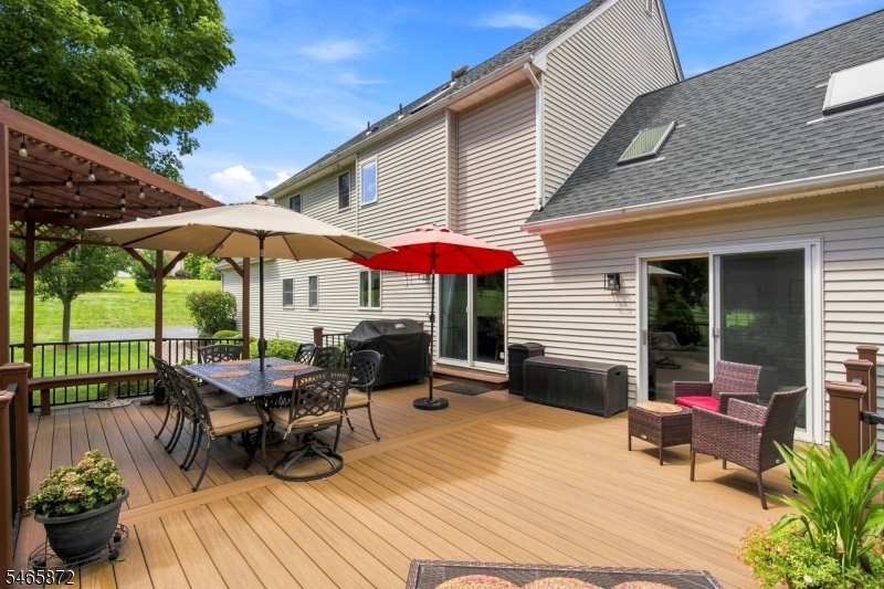 3 Rolling Lane Raritan NJ 08822