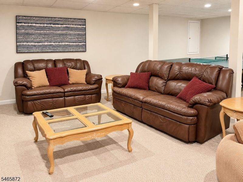 3 Rolling Lane Raritan NJ 08822