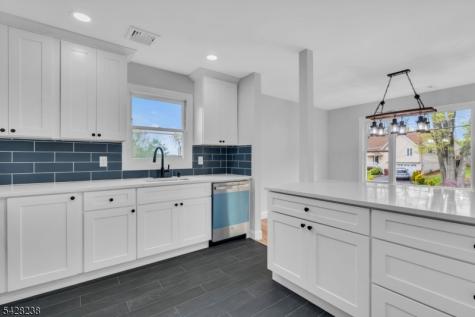 26 Laurie Road Roxbury NJ 07850