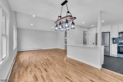 26 Laurie Road Roxbury NJ 07850