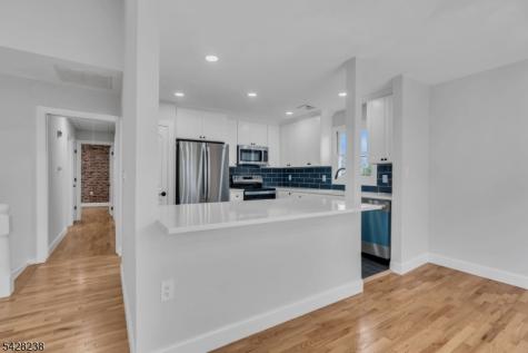 26 Laurie Road Roxbury NJ 07850
