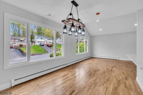 26 Laurie Road Roxbury NJ 07850