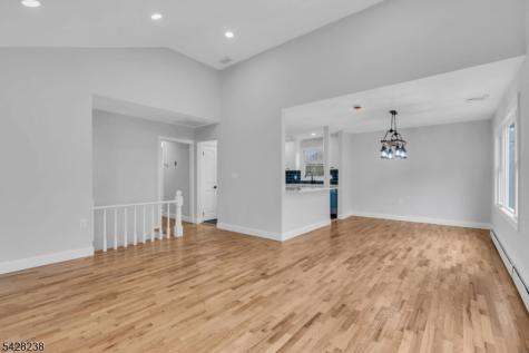 26 Laurie Road Roxbury NJ 07850