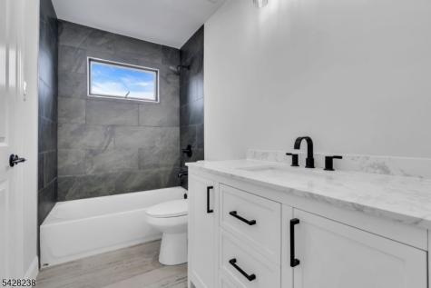 26 Laurie Road Roxbury NJ 07850