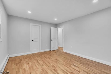 26 Laurie Road Roxbury NJ 07850