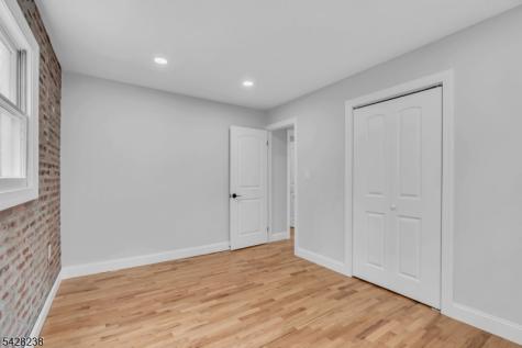 26 Laurie Road Roxbury NJ 07850