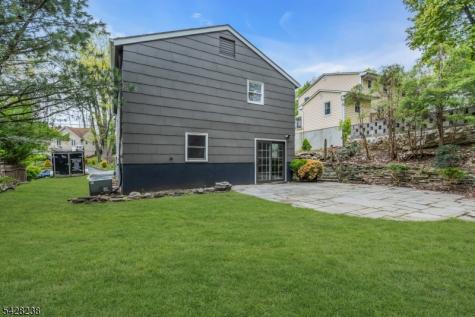 26 Laurie Road Roxbury NJ 07850