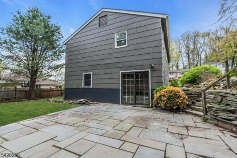 26 Laurie Road Roxbury NJ 07850