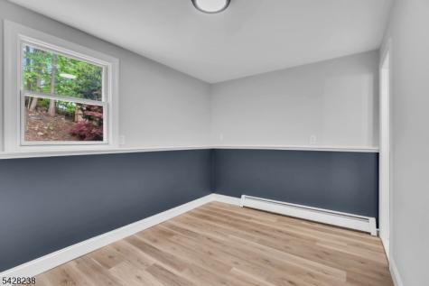 26 Laurie Road Roxbury NJ 07850