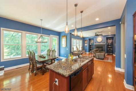 8 Bluffs Court Hamburg NJ 07419