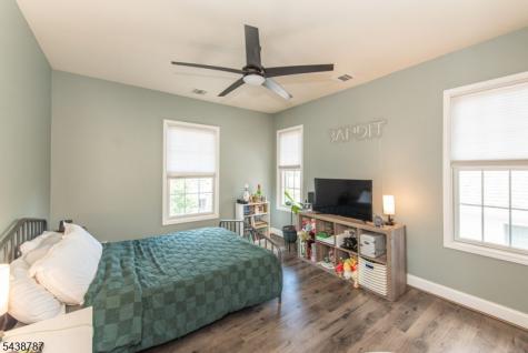 8 Bluffs Court Hamburg NJ 07419