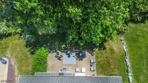 8 Bluffs Court Hamburg NJ 07419