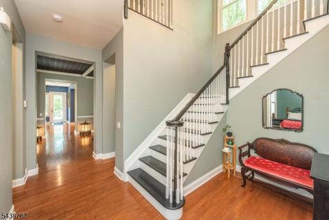 8 Bluffs Court Hamburg NJ 07419