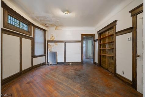 199 Hollywood Avenue East Orange NJ 07018