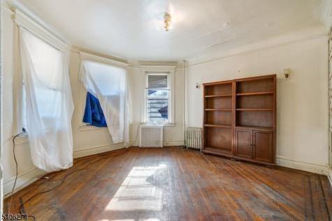 199 Hollywood Avenue East Orange NJ 07018