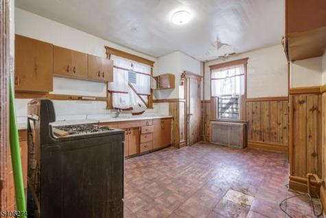 199 Hollywood Avenue East Orange NJ 07018