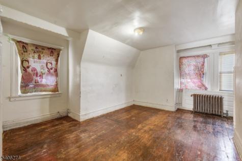 199 Hollywood Avenue East Orange NJ 07018