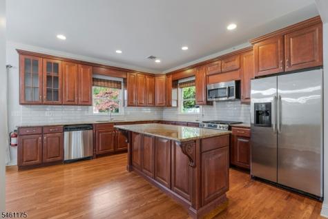 16 Lacey Avenue Long Hill NJ 07933