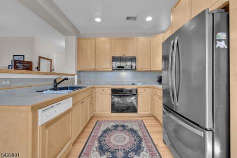 33 Pony Lane Raritan NJ 08822