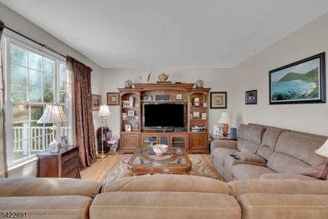 33 Pony Lane Raritan NJ 08822