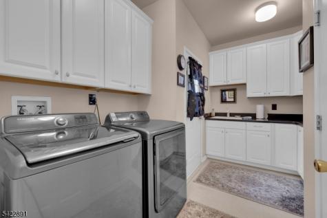 33 Pony Lane Raritan NJ 08822