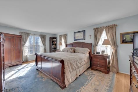 33 Pony Lane Raritan NJ 08822