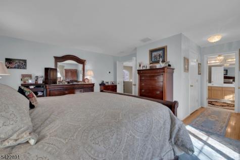 33 Pony Lane Raritan NJ 08822