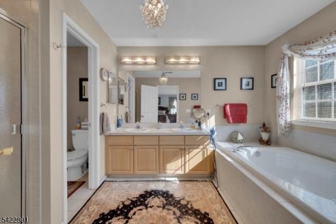 33 Pony Lane Raritan NJ 08822