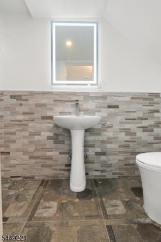 19 Cliffside Trail Denville NJ 07834