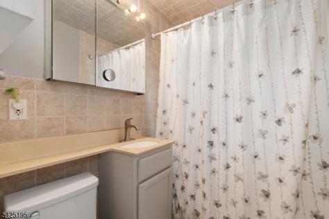 61 Highland Avenue Bergenfield NJ 07621