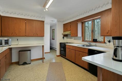 48 Gordon Road Roxbury NJ 07885