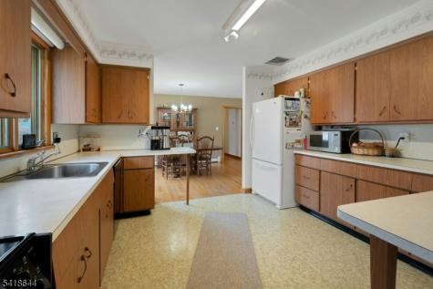 48 Gordon Road Roxbury NJ 07885
