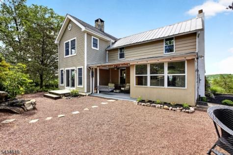 70 Crab Apple Hill Road Holland NJ 08848