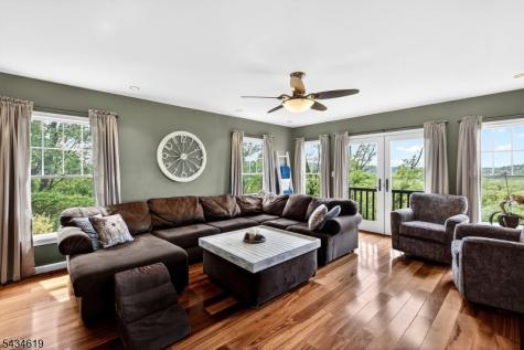 70 Crab Apple Hill Road Holland NJ 08848