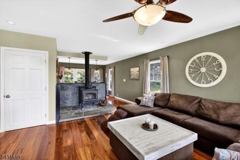 70 Crab Apple Hill Road Holland NJ 08848