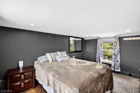 70 Crab Apple Hill Road Holland NJ 08848