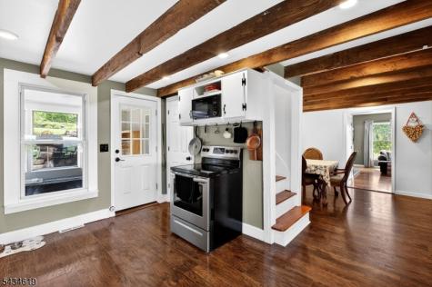 70 Crab Apple Hill Road Holland NJ 08848