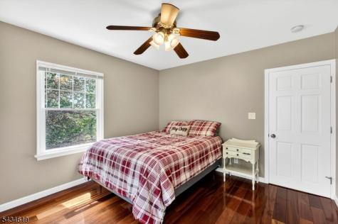 70 Crab Apple Hill Road Holland NJ 08848