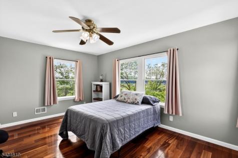 70 Crab Apple Hill Road Holland NJ 08848