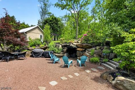 70 Crab Apple Hill Road Holland NJ 08848