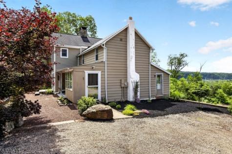 70 Crab Apple Hill Road Holland NJ 08848